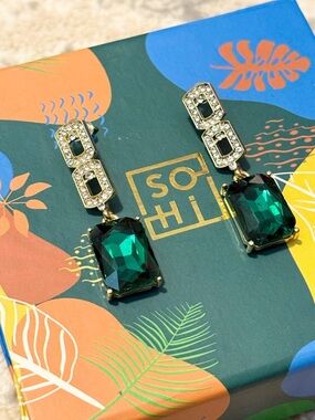 SOHI Women's Green Gold-Tone Embellished Drop Earrings